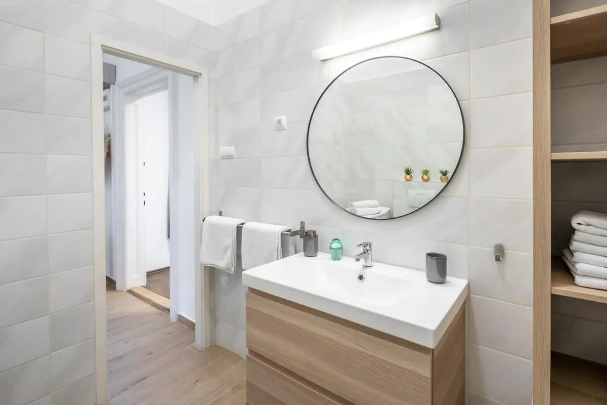 Apartment Very Central Large Home With Air Conditioning Budapest
