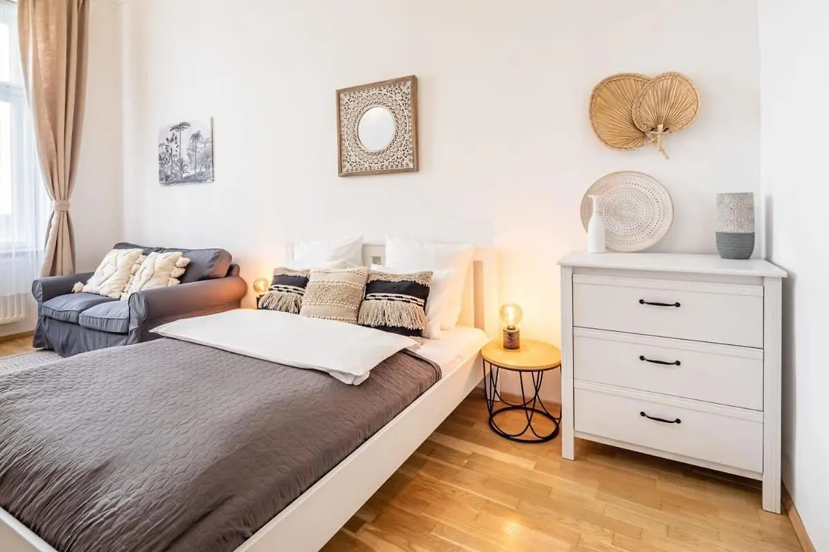 Very Central Large Home With Air Conditioning Budapest Apartment