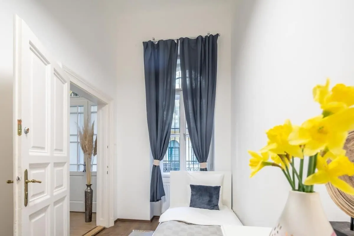 Very Central Large Home With Air Conditioning Budapest Apartment