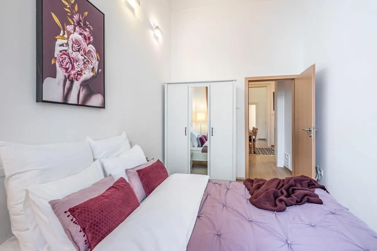 Very Central Large Home With Air Conditioning Budapest Apartment
