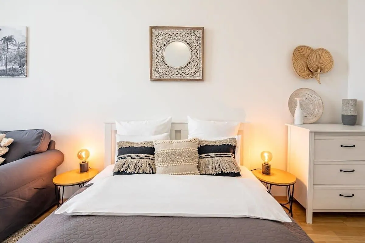 Apartment Very Central Large Home With Air Conditioning Budapest