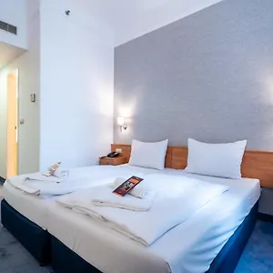 4* فندق جولدن بارك بودايست