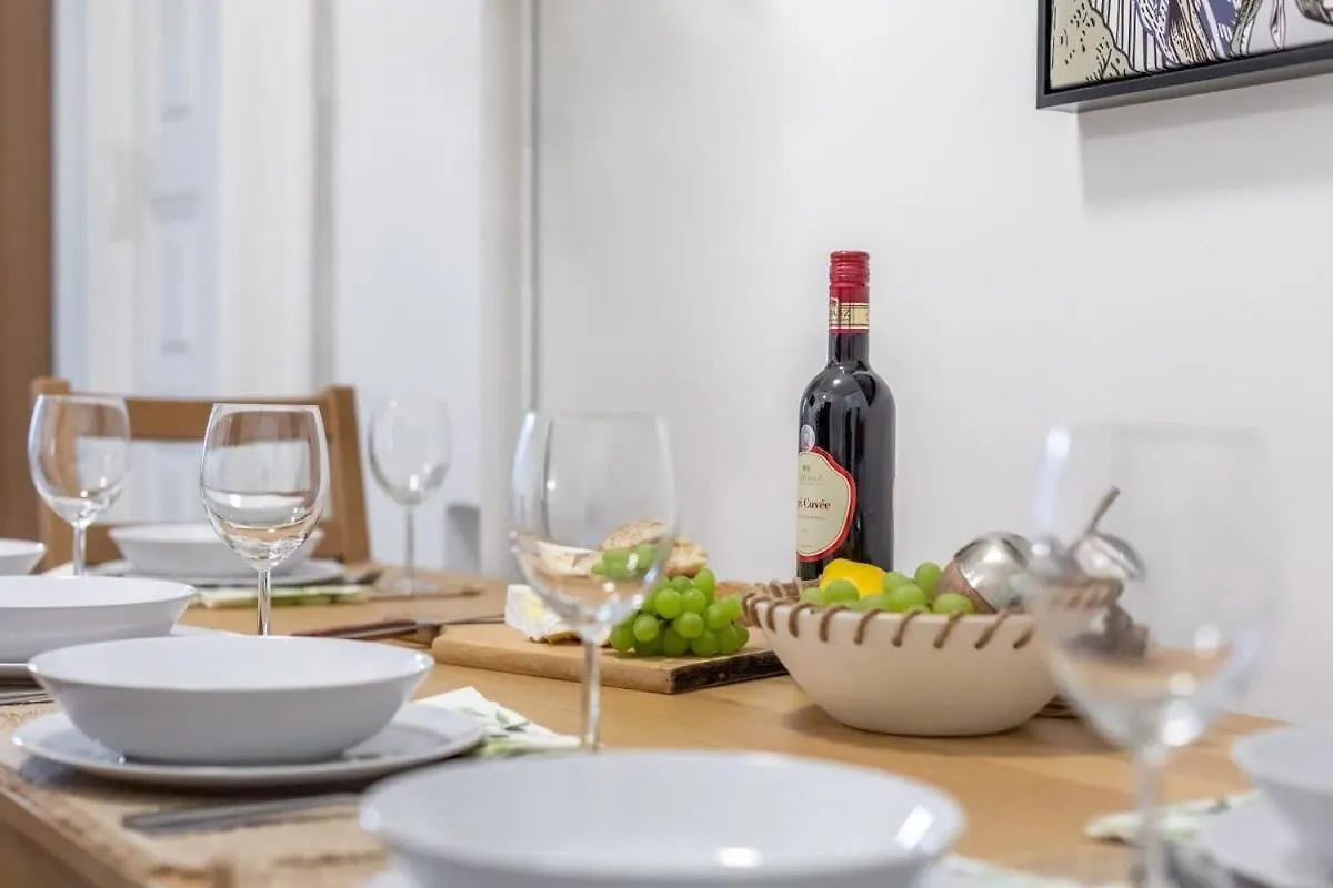 Very Central Large Home With Air Conditioning Budapest Apartment